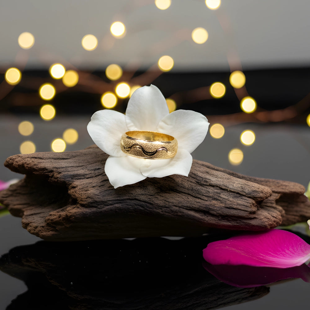 18K Gold Textured Designer Band Ring